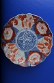 Japansk imarri 
porcelæn 
tallerken, 
polykrom 
dekoreret, fra 
det 19 
århundrede.   
Tallerken, ...