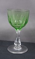 Derby glas med 
sleben stilk 
fra Holmegård.
Hvidvinsglas 
eller 
rhinskvinsglas 
med grøn kumme 
i ...
