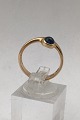 Bent Gabrielsen 
14K Guld Ring 
No. 825 (Safir) 
Måler Ring Str. 
54 (US 6 3/4) 
Vægt 3.1 gr 
(0.11 oz)