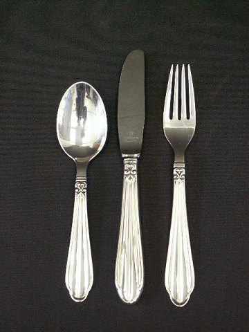 Silver plate cutlery/flatware