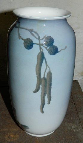 B&G vase in porcelain