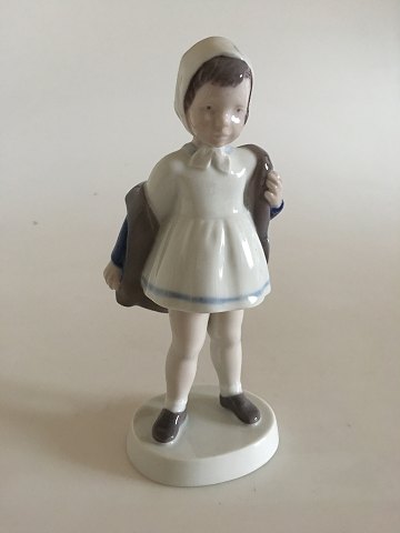 Bing & Grøndahl Figur af Pige der tager blå frakke af No 2387