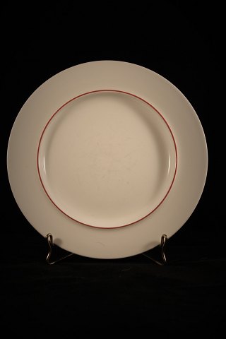 Dessert plate (3067) in Redtop / redline , earthenware from Royal Copenhagen.