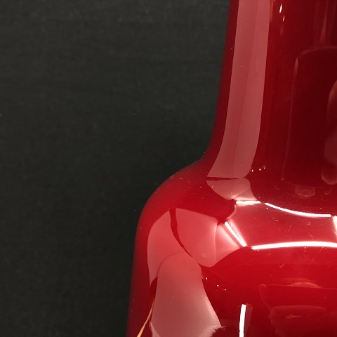 Rød bordlampe af Bent Nordsted