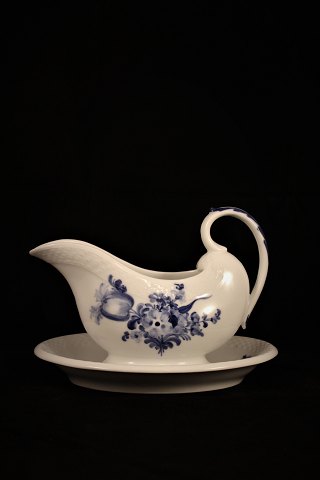 Royal Copenhagen Blue Flower, Braided, sauceboat on fixed dish from before 1923.