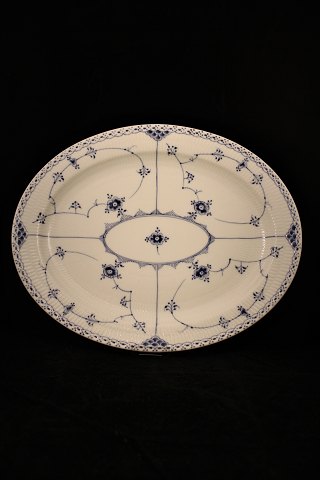 Royal Copenhagen, Blue Fluted, Half Lace oval dish.
41,5x33cm.
1/634.