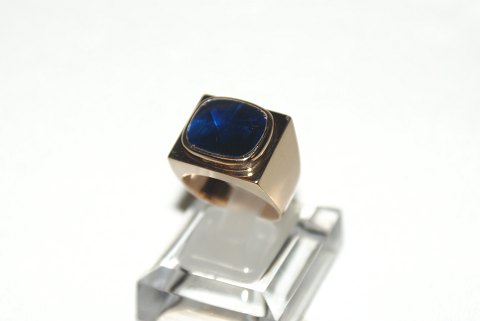 Elegant Mens Gold Ring with Dark Blue Stone in 14 Carat Gold
SOLD