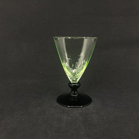 Klintholm uranium green white wine glass
