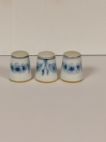 Bing & Grondahl porcelain thimble with gold border