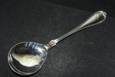 Compote spoon / Serving spoon 
Vallø 
Danish silver cutlery
Frigast Silver
Length 15 cm.
