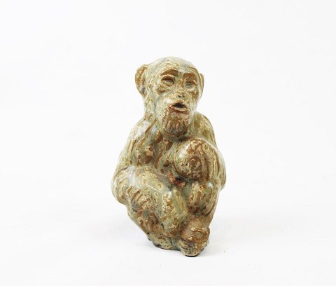 Ceramic figure in the shape of a monkey, no.: 18 signed by Arne Bang. 
5000m2 showroom.