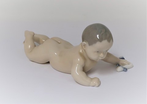 Royal Copenhagen. Lying baby. Model 1739. Length 15 cm. (1 quality)