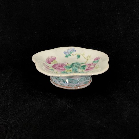 Chinese bowl in porcelain
