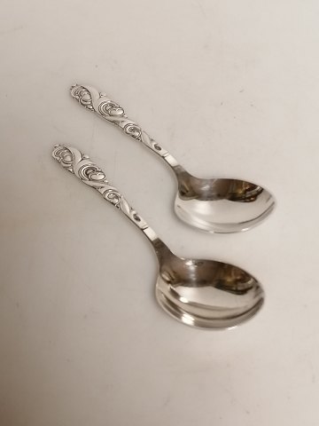A few marmalades are made of sterling silver