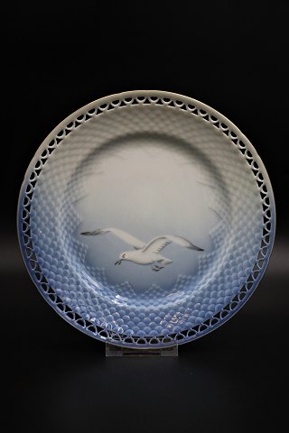 Bing & Grondahl Seagull dinnerware, lunch plate with breakthrough edge and gold. 
Dia:21,5cm.
B&G# 326.5