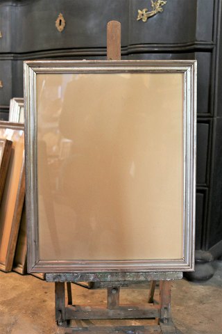 French 1800 century wooden frame with original old silver coating 
and a really nice patina (with glass) 
Outer dimensions: 46x37cm.