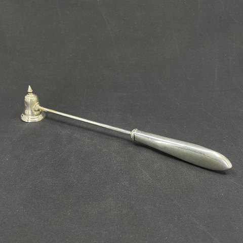 Light extinguisher with silver handle
