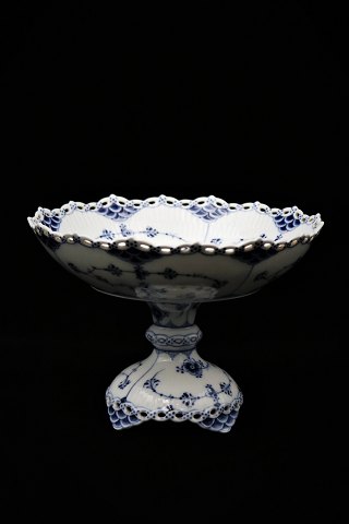 Antique Royal Copenhagen Blue Fluted Full Lace bowl on foot.
RC# 1/1020-1021. 1.sort. (1893-1900) 
H:14cm. Dia.:20cm.