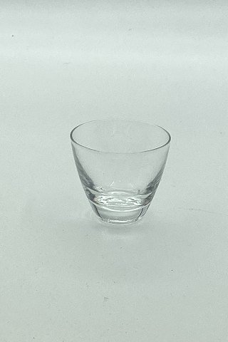 Hvidt "Copenhagen" snapseglas fra Holmegaard Glasværk.