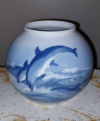 Round vase in porcelain from Porsgrund Norway