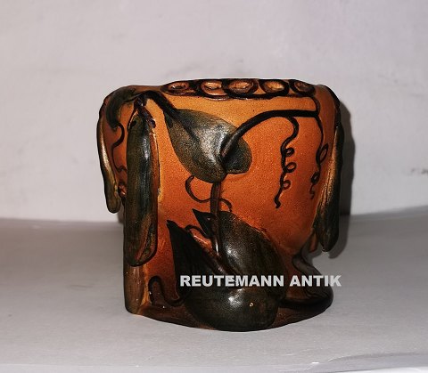 P. Ipsen krukke i keramik med bælg dekoration