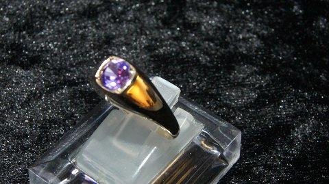 Elegant Ladies Ring with Purple Stone 14 Carat Gold