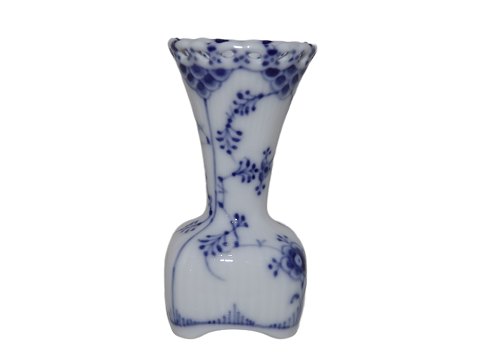 Blue Fluted Full Lace
Small vase from 1898-1923
