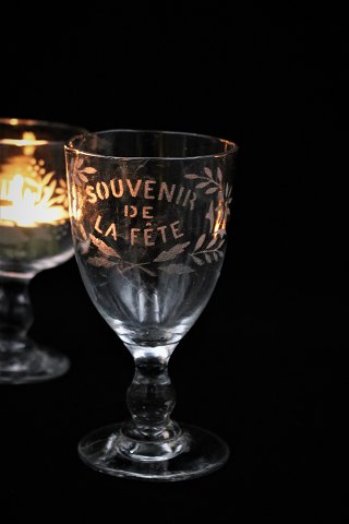 Old French Souvenir wine glass with engraved writing 
Souvenir De La Fete. H:14 cm...