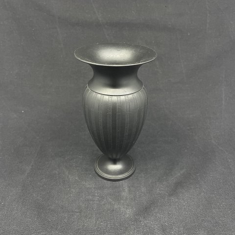 Rare Wedgwood basalt vase