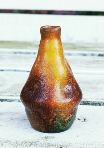 Miniature vase i keramik fra Peter Ipsen