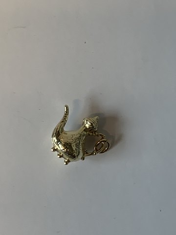 Jug Pendant/Charms in 14 carat gold
Stamped 585
Height 19.73 mm