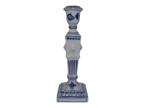 Blue Fluted Plain
Candle light holder with lions head
