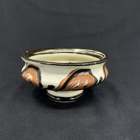 Fine brown decorated bowl from Kähler