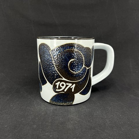 Royal Copenhagen large year mug 1971
