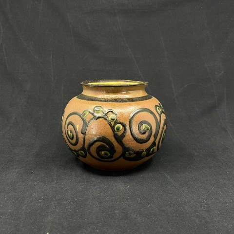 Flot Kähler vase med brune ornamenter