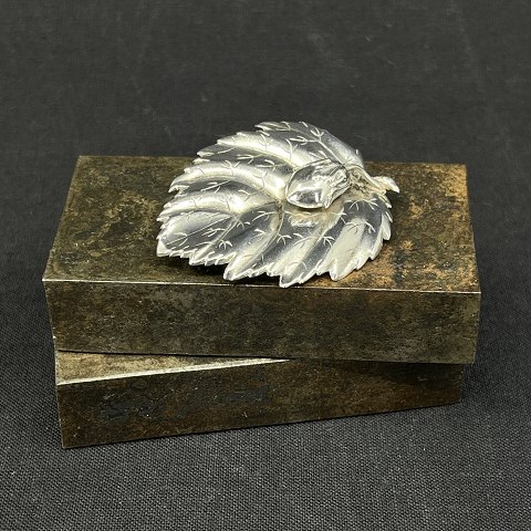 Detailed leaf brooch from the 1930s