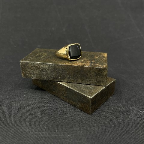 Men's ring with black onyx