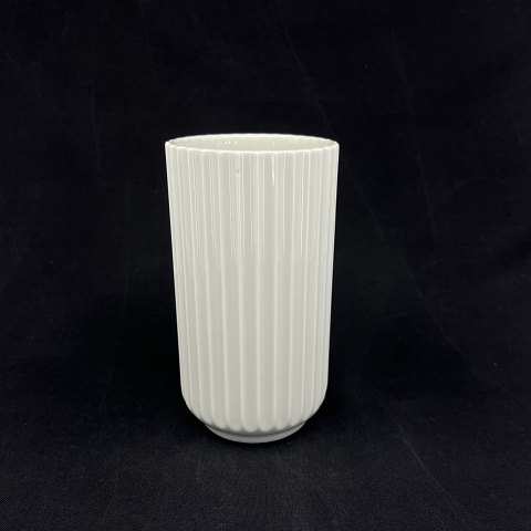 White Lyngby vase, 15 cm.