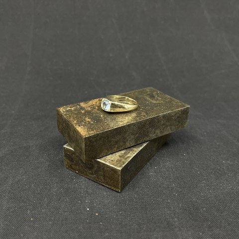 Ring with aquamarine in 8 carat gold