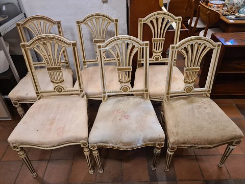 Sæt af 6 Gustavianske stole.
Kr. 3.000,-