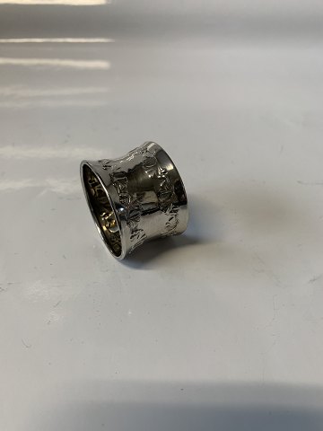 Napkin ring Silver
Size 2.5 x ø 3.8 cm.
Stamped: HF. 830S