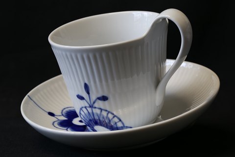 Megamussel from Royal Copenhagen, coffee cup with saucer. 1. black, deck No. 
093/094