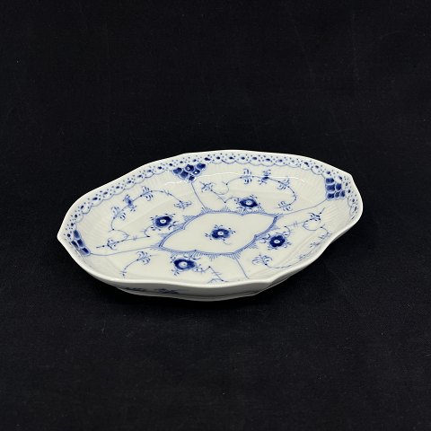 Blue Fluted Half Lace oval dish, 3. assortment.
