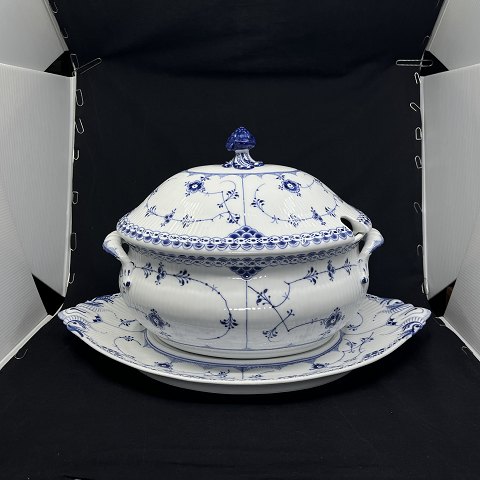 LARGE Blue Fluted Halv Lace tureen
