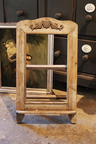 Old wooden table easel for a smaller picture, mirror 
or can be used in the country kitchen for a cookbook...