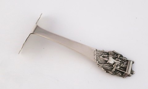 H. C. Andersen eventyr madskubber. Sølvbestik. Kejserens nye klæder. Sølv (830). 
Længde 10,2 cm