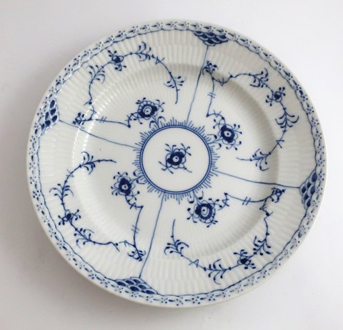 Royal Copenhagen. Blue Fluted, half lace.Lunch plate. Model 572. Diameter 22.5 
cm. (2. quality)