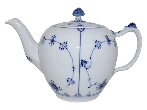 Blue Fluted Plain
Small teapot