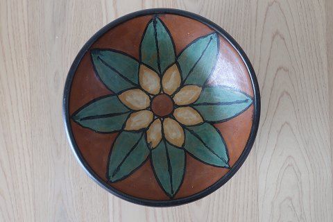 Stort dejfad / Fad til risengrøden
Unika
Keramik af Hildegon, den kendte keramiker fra Als i Sønderjylland
Diam: 30cm
H:10cm
Indridset: Hildegon Als
Flot stand
Hildegon