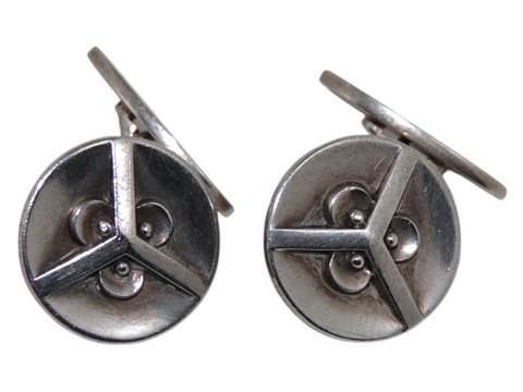 Georg Jensen sølv
Manchetknapper med indgravering MJ fra 1933-1944